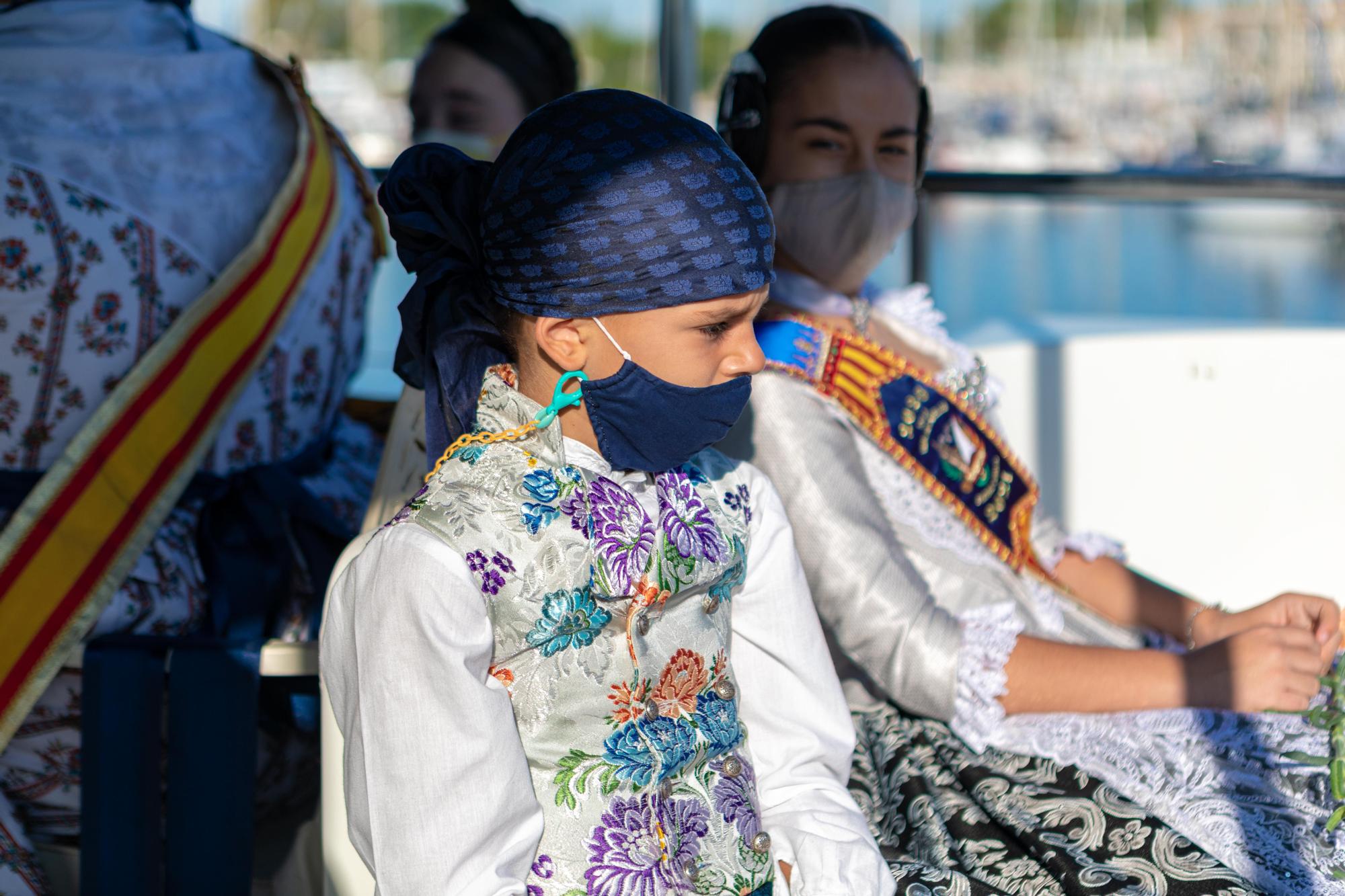 Las fallas del Marítim recuperan la Ofrenda Marinera