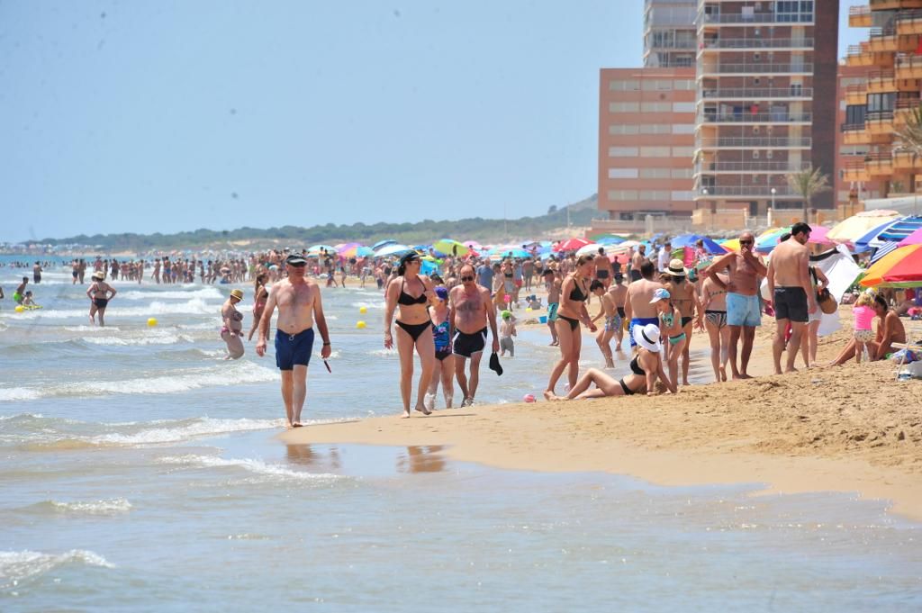 Playas de Elche durante el fin de semana de la ola de calor