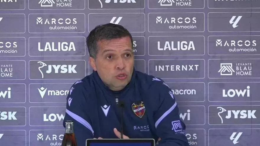 Luís Castro: "Cuando llegué al Levante me dijeron que era un tonto porque el equipo ya había descendido"