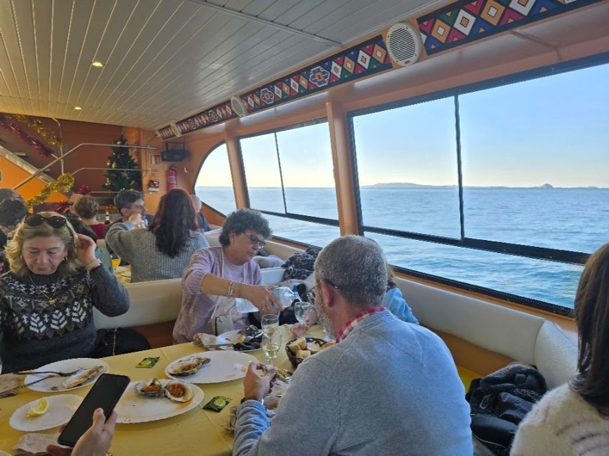 Así se despidió el año en el catamarán restaurante Fly Delfín, de Cruceros do Ulla Turimares.