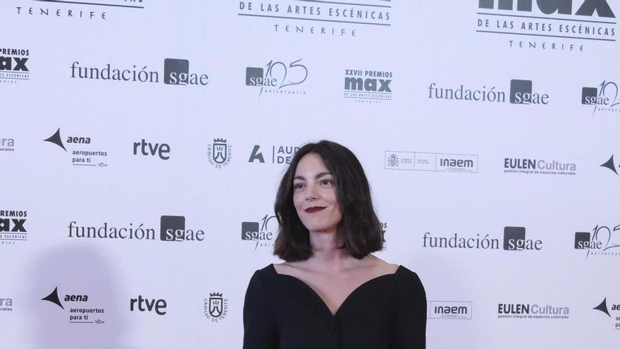 Victoria Luengo  se queda sin premio pero triunfa en la alfombra roja de los premios Max