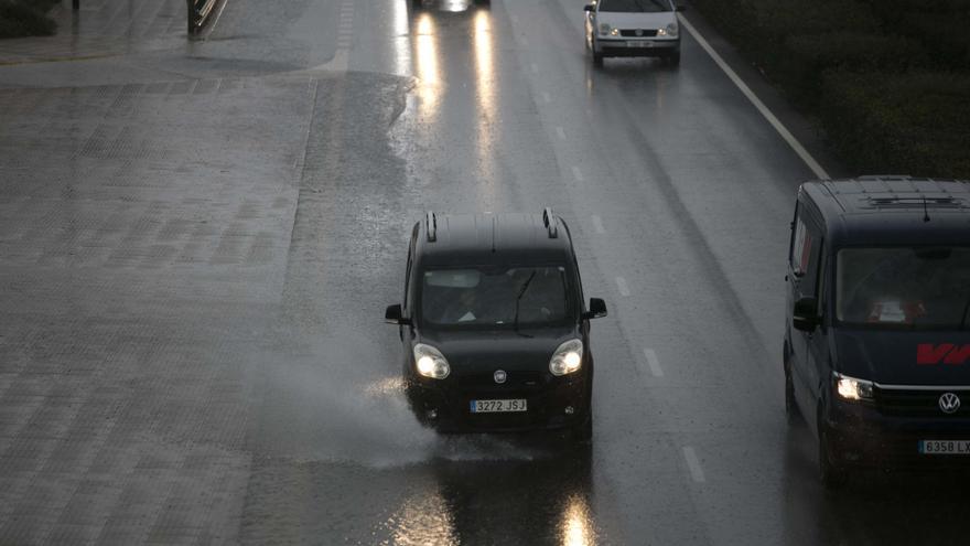 Pepe Roselló: Domingo de diluvio en el aeropuerto de Ibiza