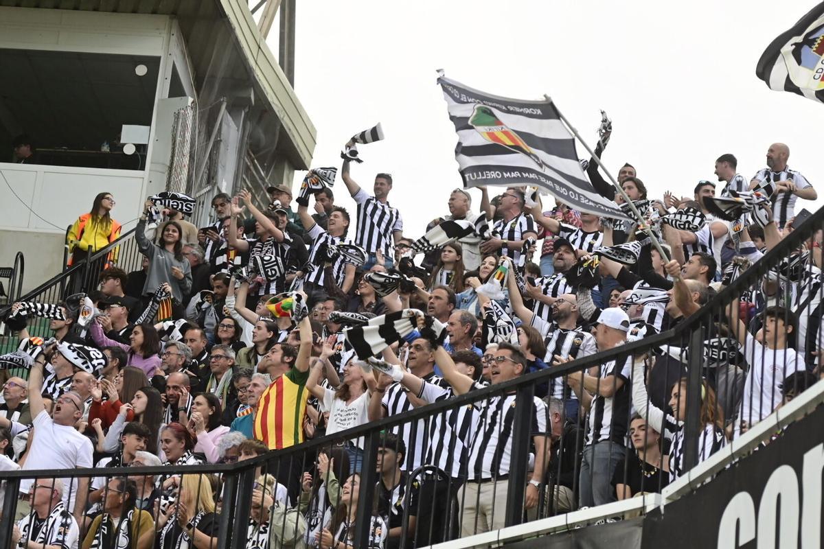 Galería | El ambiente de Castalia en el Castellón-Burgos, en imágenes Galería | El ambiente de Castalia en el Castellón-Burgos, en imágenes