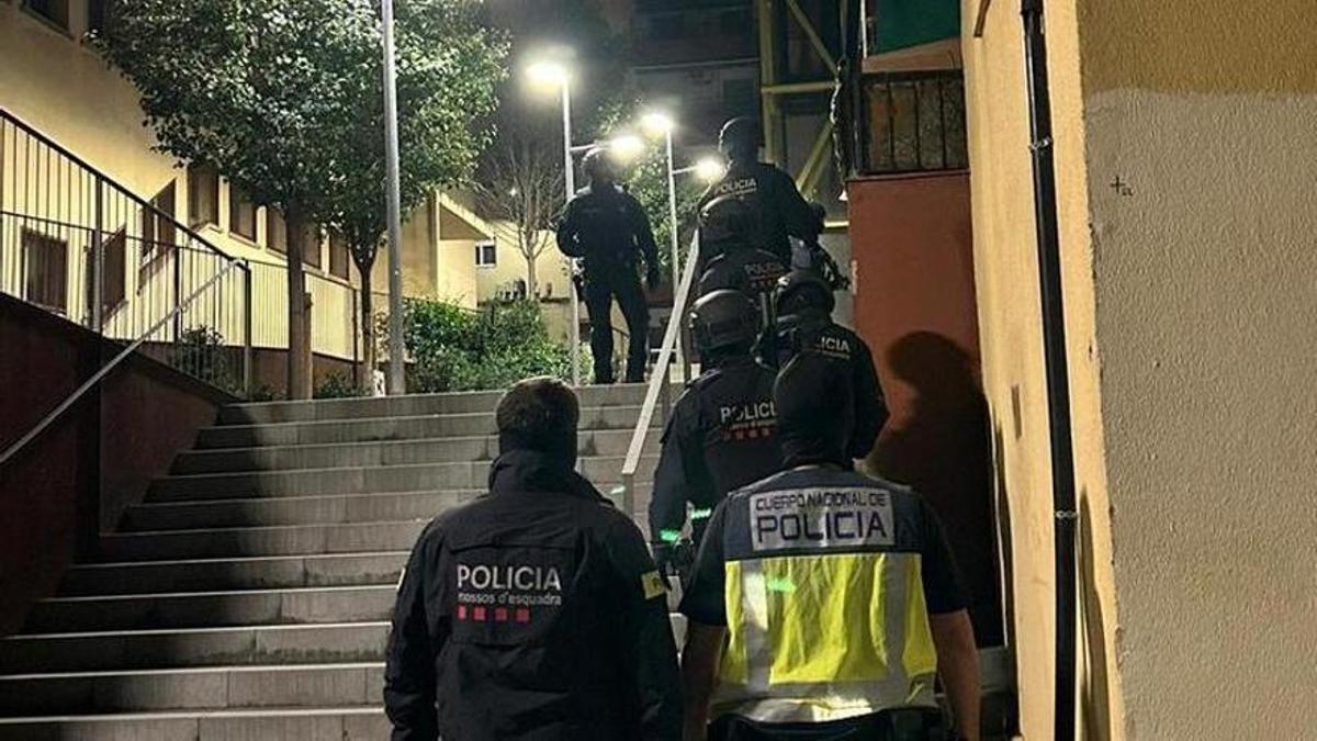 Imagen de la operación policial de los Mossos.