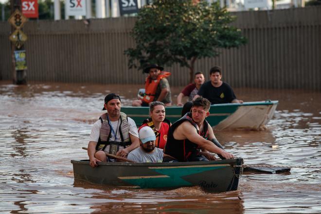 Más de 115.000 personas abandonan sus hogares tras las inundaciones del sur de Brasil