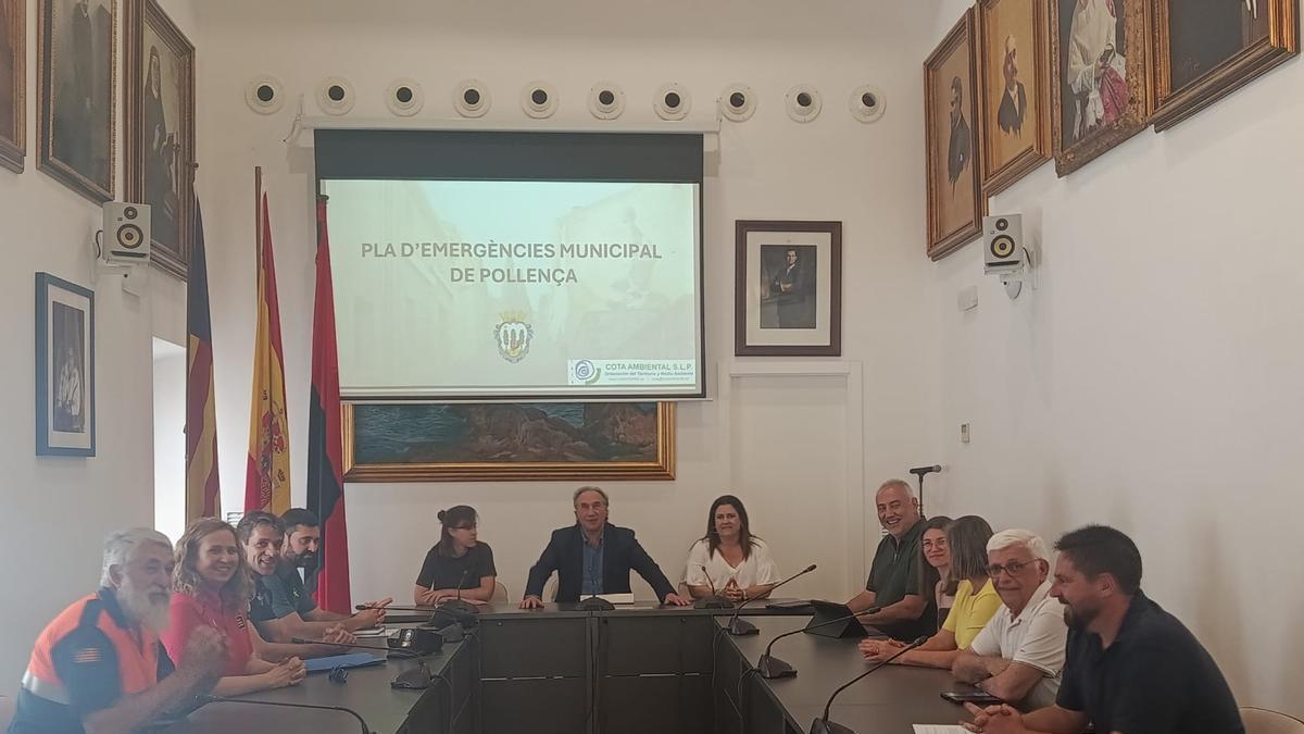 Una imagen de la presentación del PEMU en la sala de plenos del Ayuntamiento de Pollença.