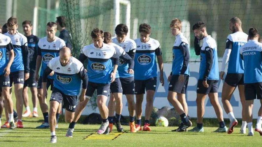 Ocho fabrilistas con la primera plantilla