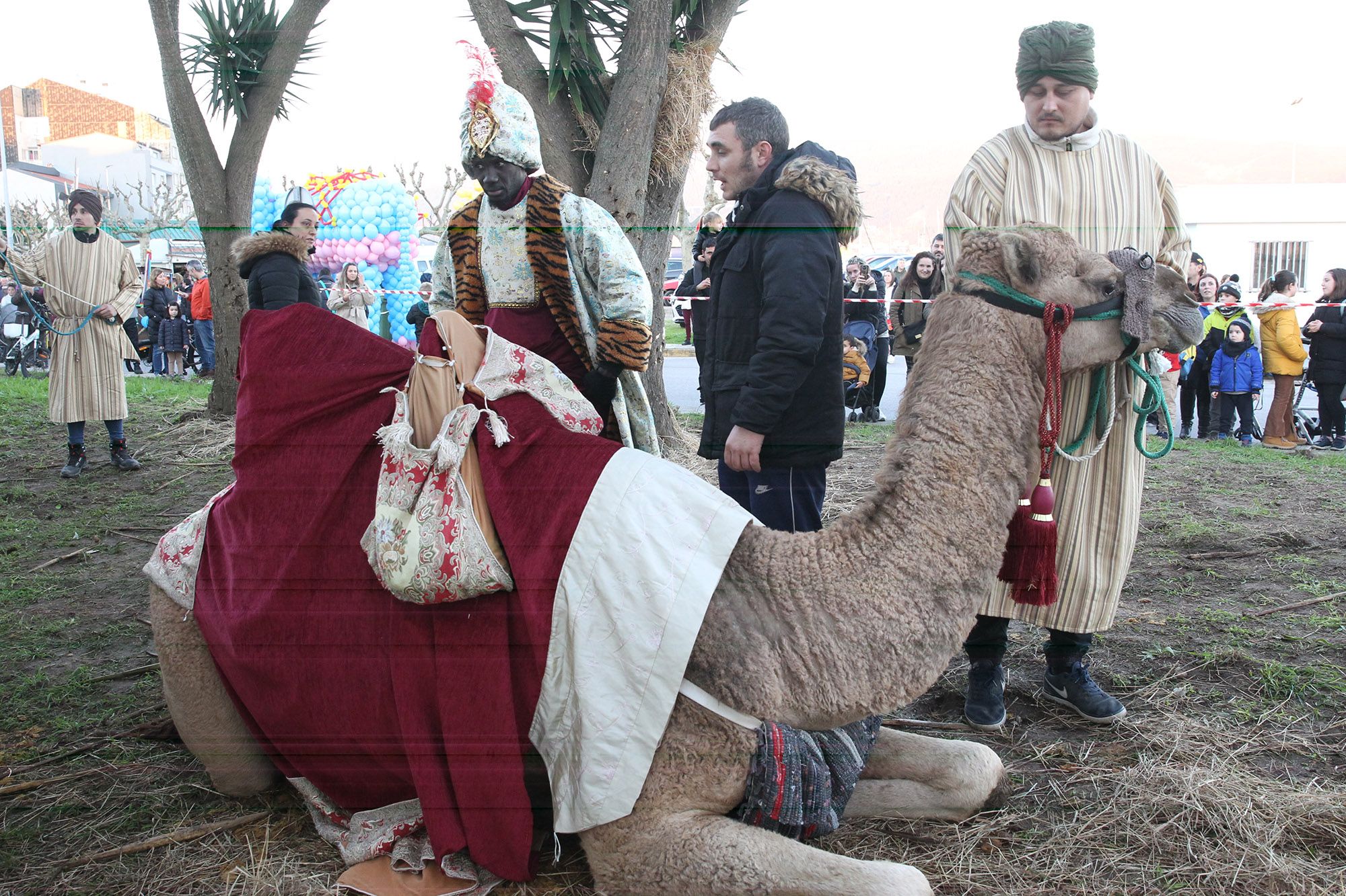 Los Reyes Magos llenan Moaña, Cangas y Bueu de ilusión