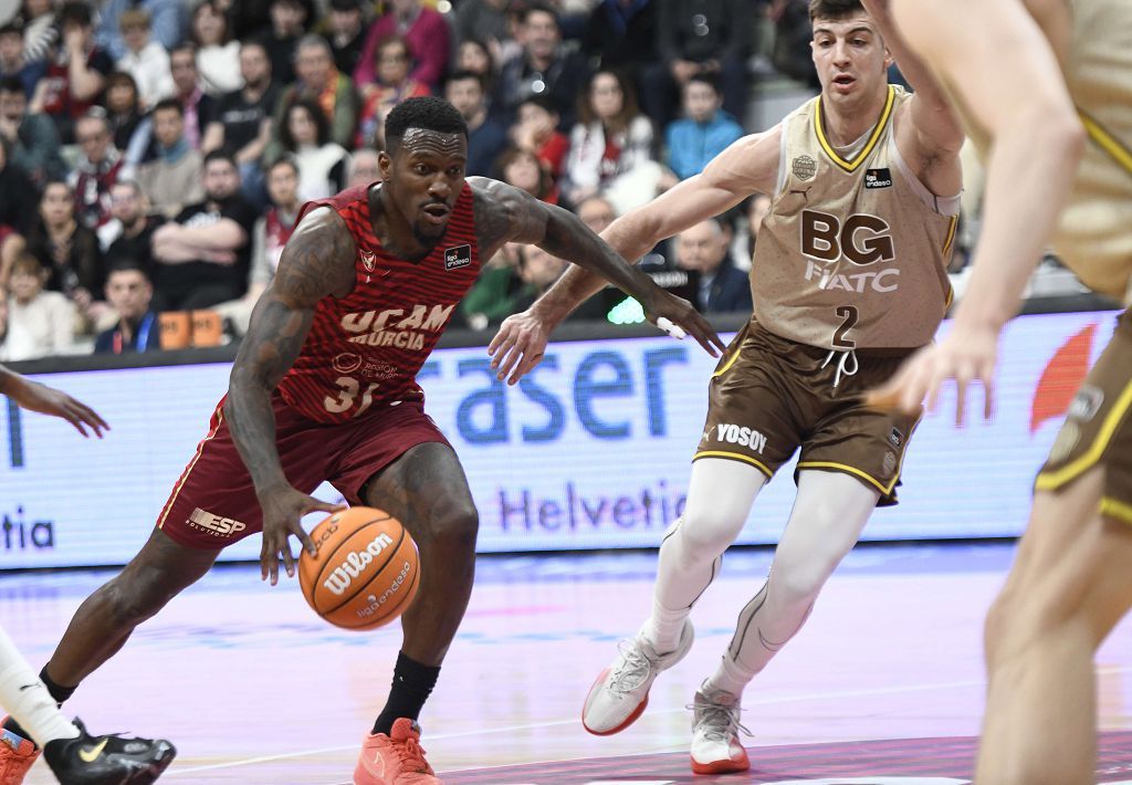 Todas las imágenes del partido del UCAM Murcia contra el Bàsquet Girona