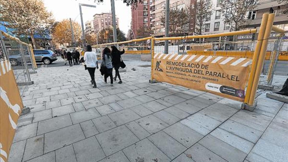 Imagen del inicio de las obras en la avenida de Paral·lel, ahora más peatonal.