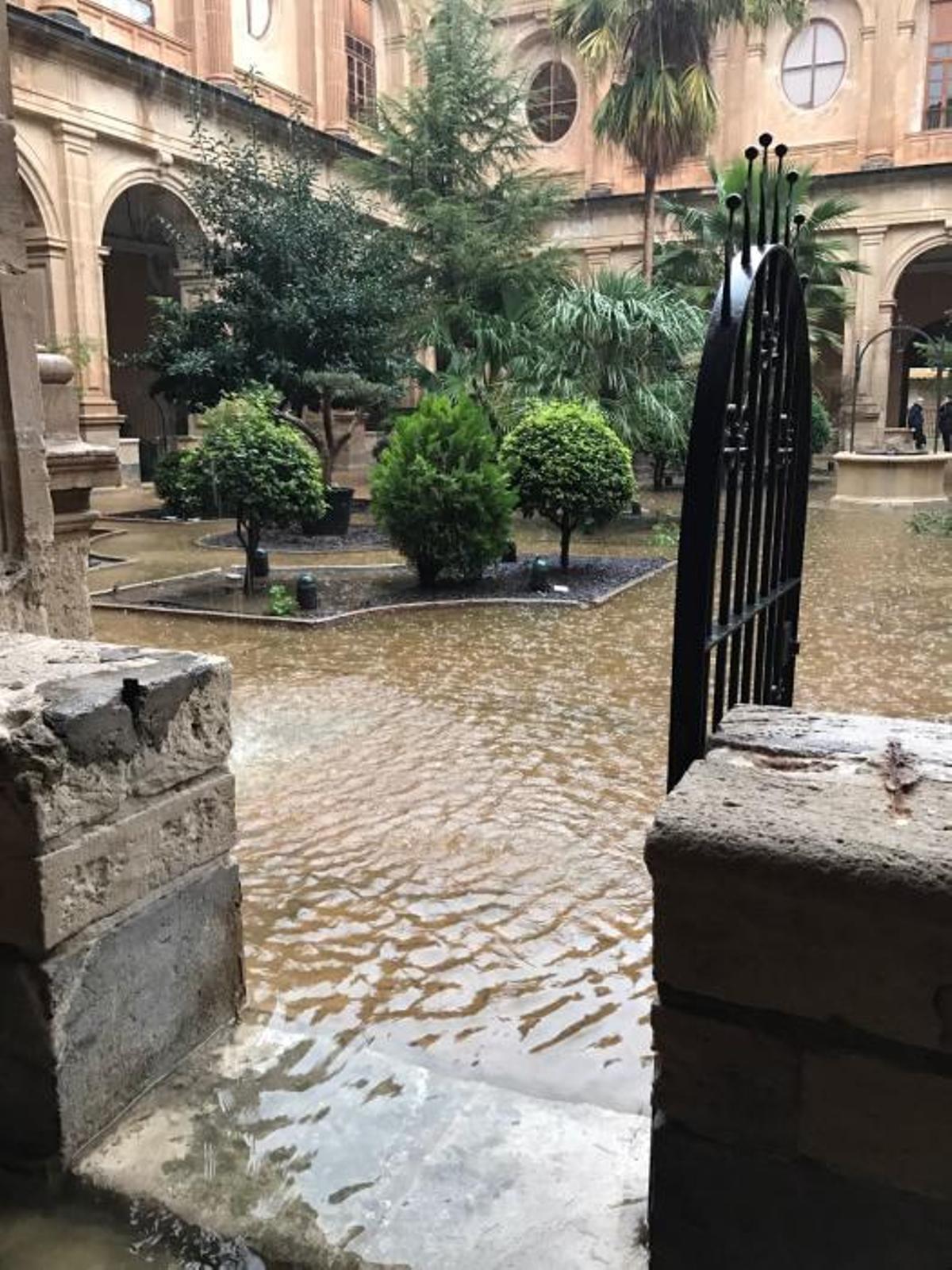 El río Segura, desbordado por las lluvias en Orihuela