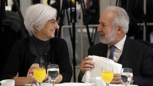 La fiscal general del Estado expresa su preocupación por los independentistas en huelga de hambre. En la foto, María José Segarra conversa con el secretario de Estado de Justicia, Manuel Jesús Dolz Lago.