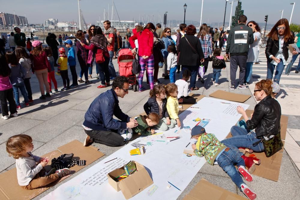 Talleres y conciertos en la plaza del Marqués a favor de la acogida de refugiados.