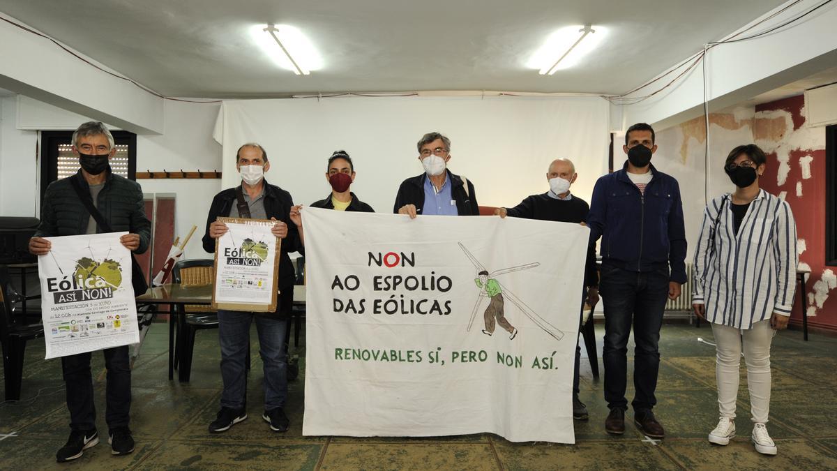 Rueda de prensa, a mediados de año, de plataformas contra eólicos de Lalín, Cruces, Rodeiro y Forcarei.