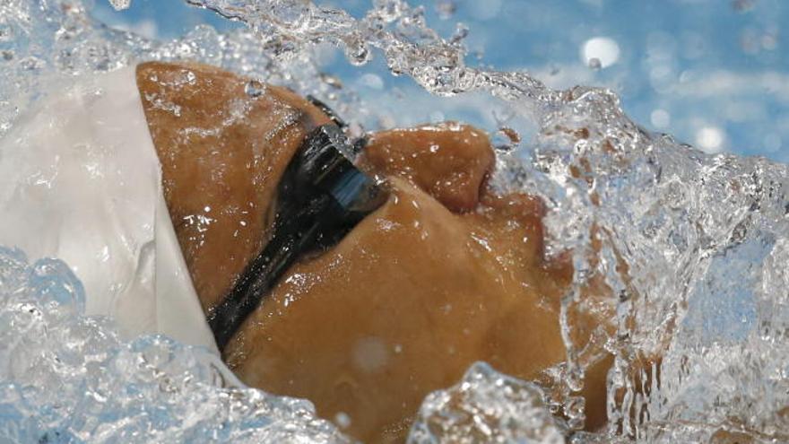La nadadora española Duane da Rocha durante la prueba de 100 metros espalda.