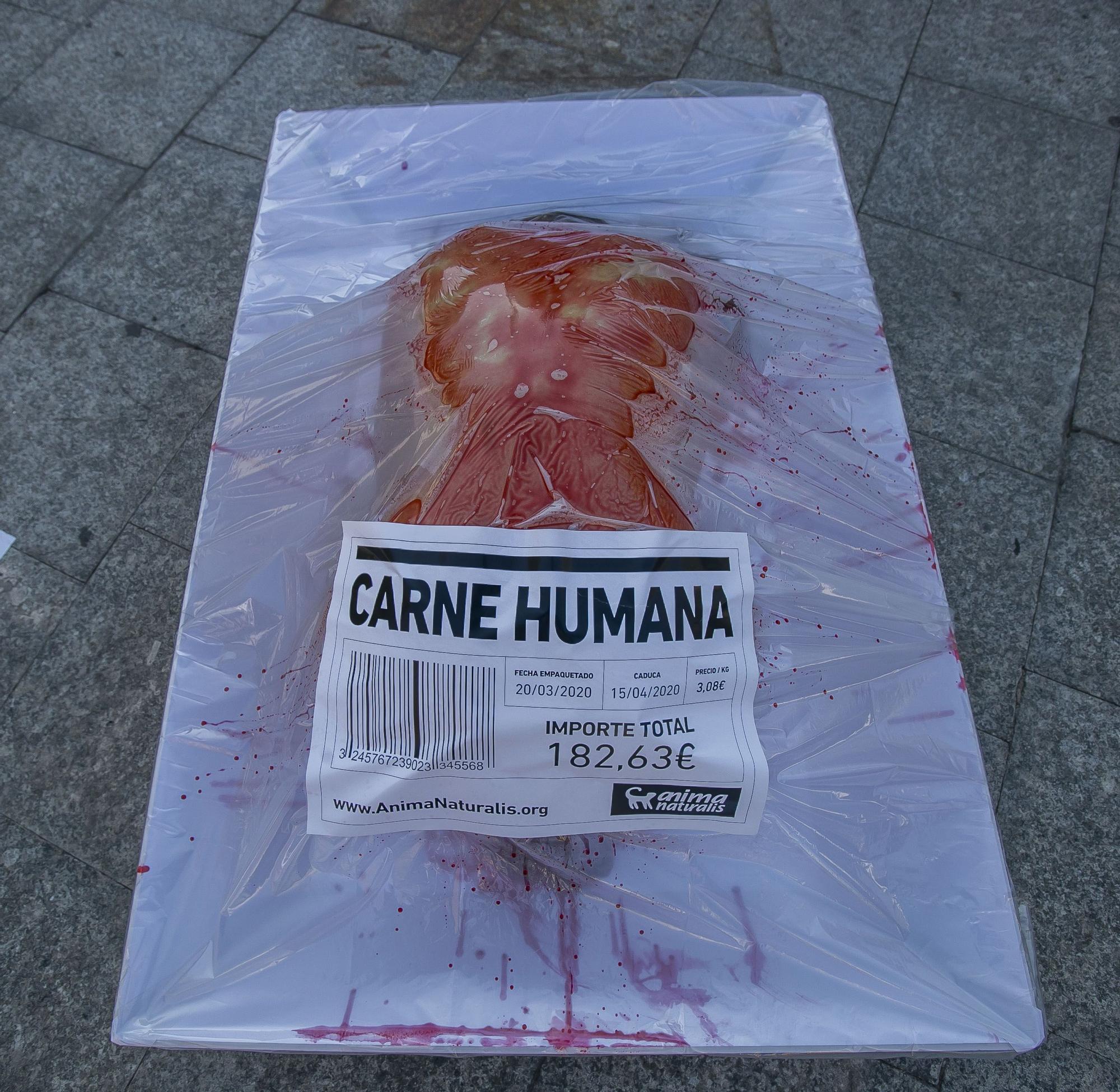 Protesta por el consumo de carne animal en Alicante