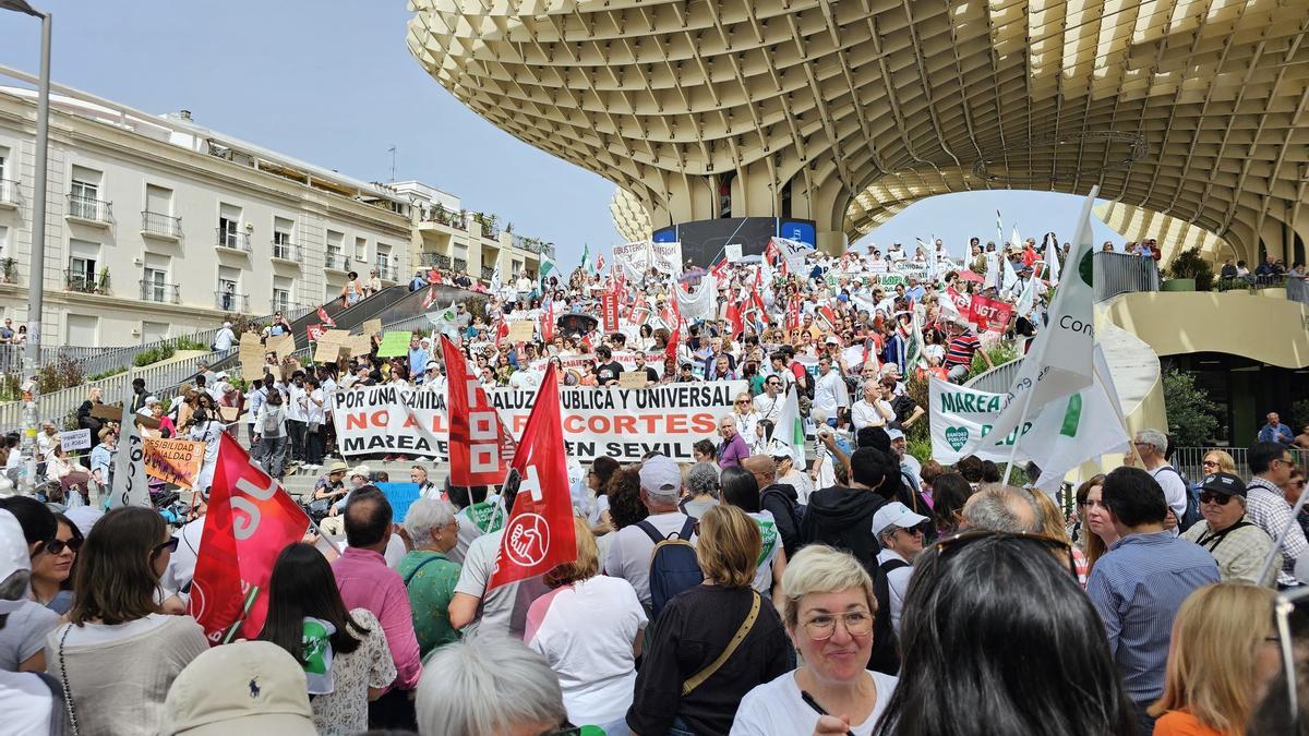 Manifestación de Marea Blanca en defensa de la sanidad pública en Sevilla.