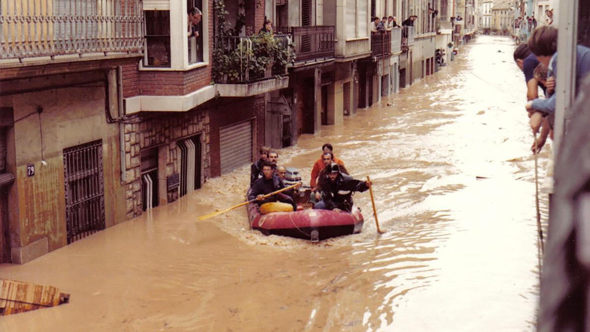Alzira inundada en 1982 durante la Pantanada de Tous.