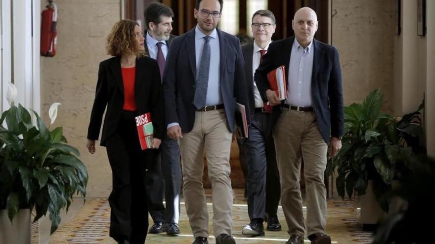 El PSOE: &quot;El acuerdo con C&#039;s y Podemos es la única vía y es posible&quot;