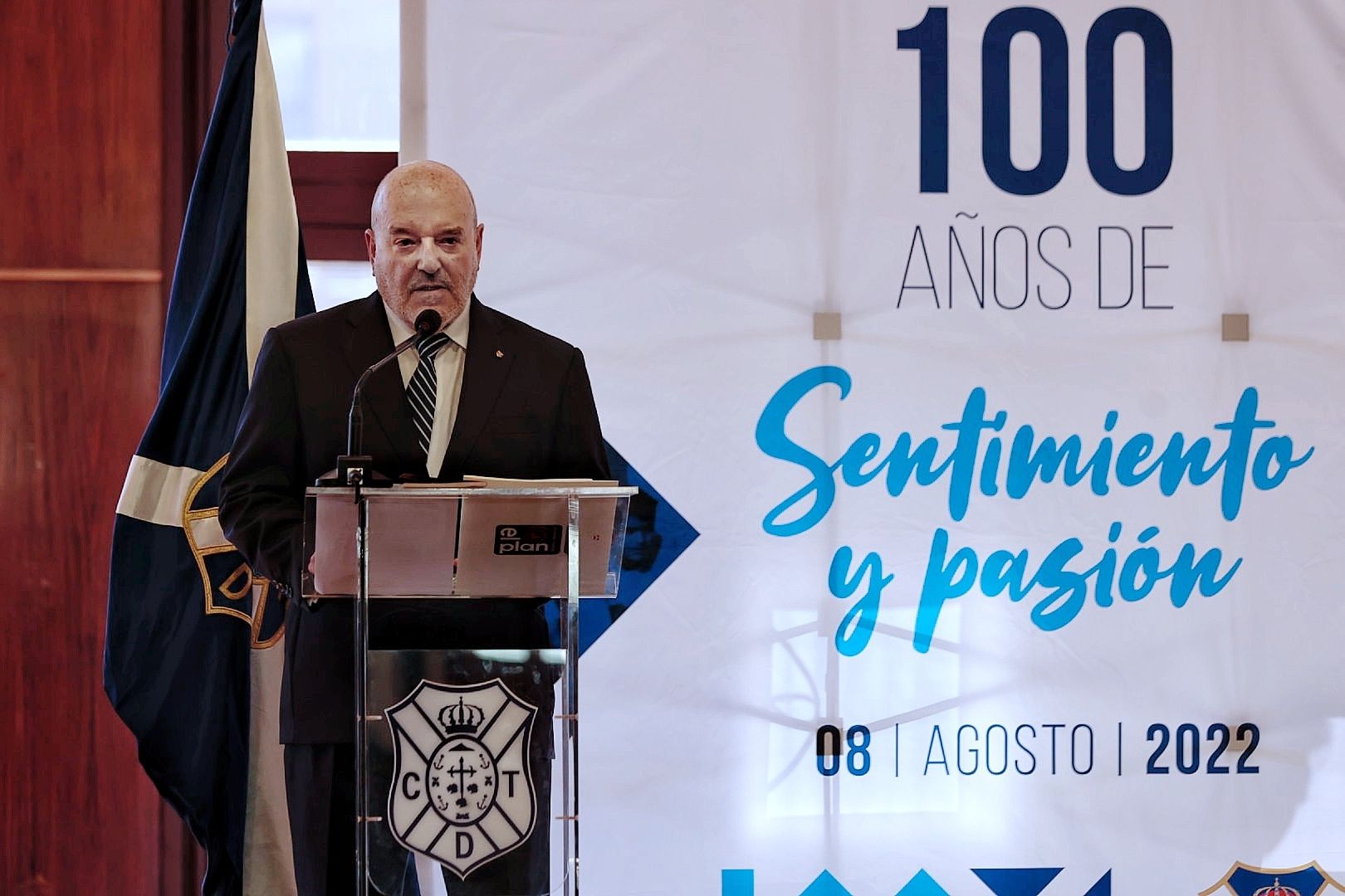 Acto de reconocimiento a los antiguos socios y abonados del CD Tenerife