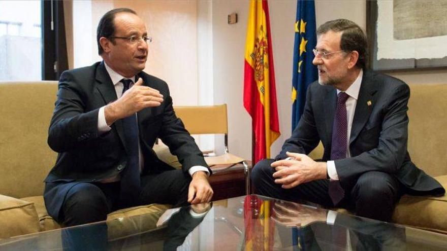 Rajoy y Hollande se ven el martes en París e irán al partido España-Francia