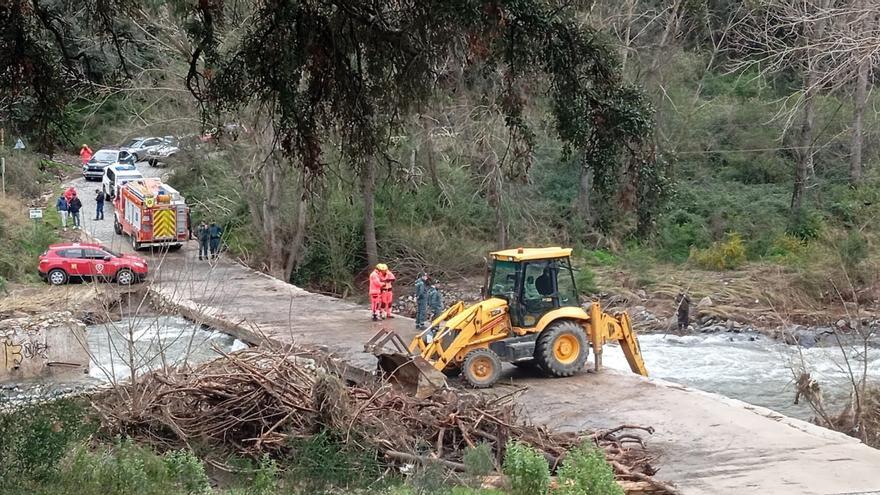 La Guardia Civil suma un helicóptero y un equipo de drones a la búsqueda del motorista desaparecido en Málaga