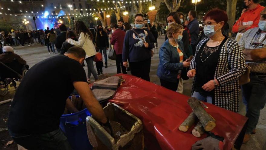 La Rambla de Figueres s&#039;omple de música i de tradició