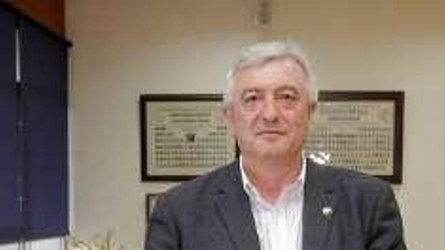 Juan Viaño, elegido rector de Santiago  con el 50,5%  de los votos