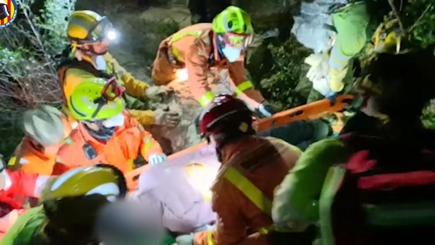 Rescatan a un escalador lesionado al caer de unos 10 metros de altura en Chulilla