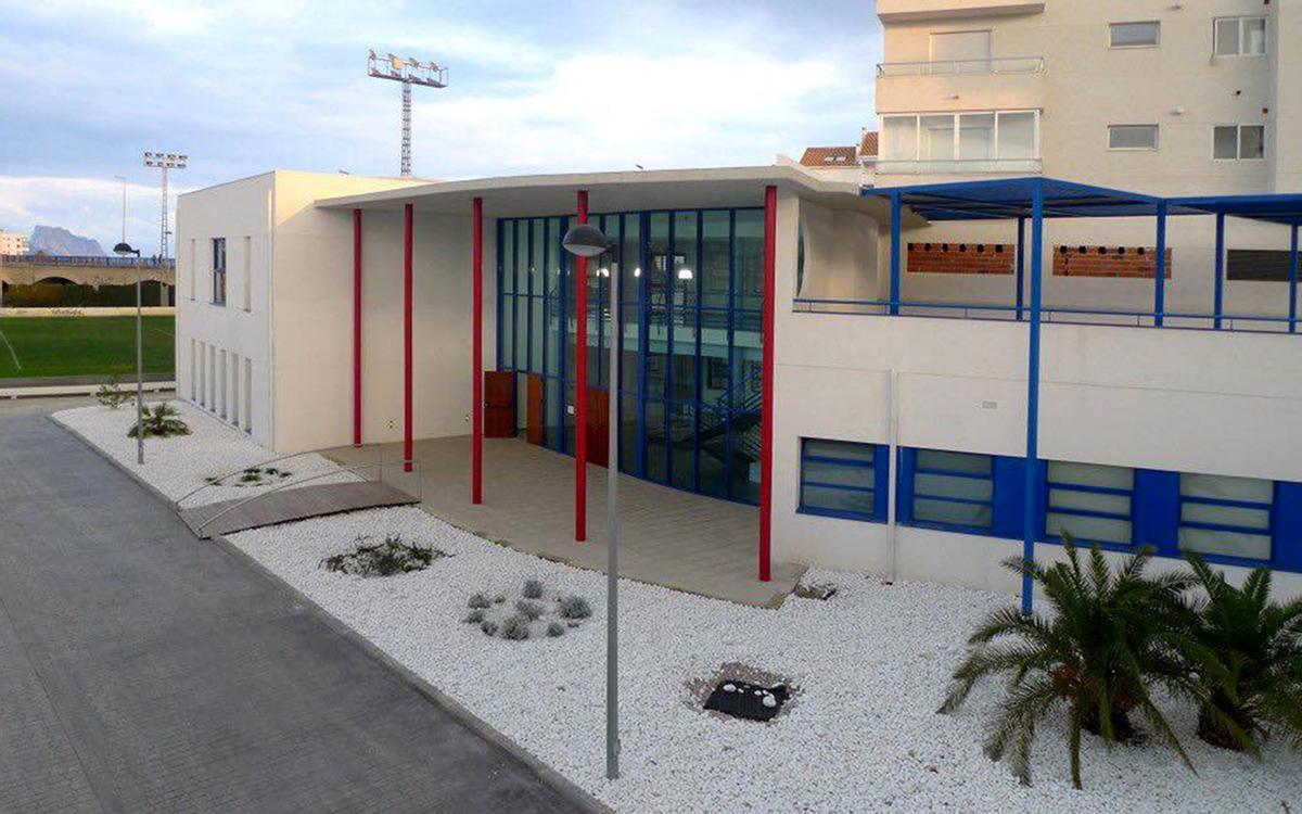 Entrada principal al Centro Juvenil de Altea.