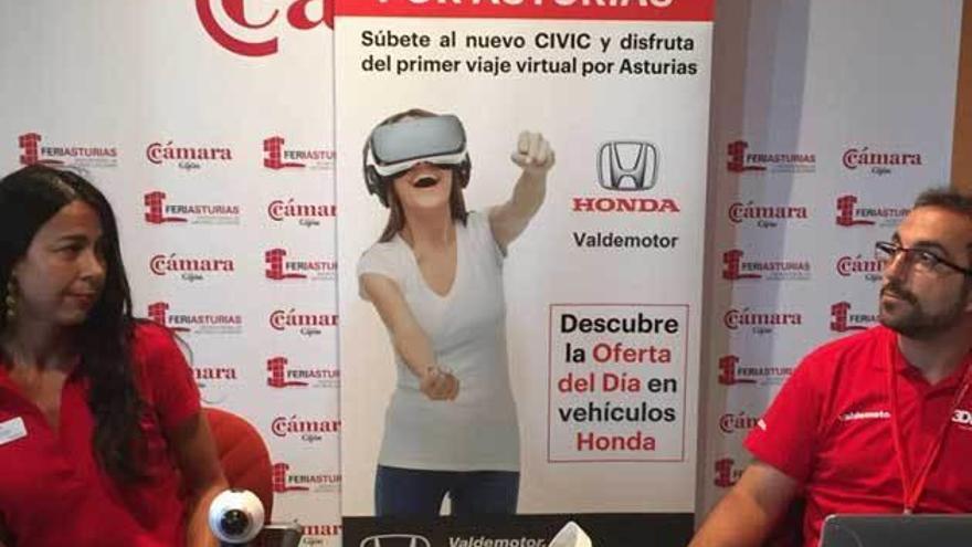 Presentación en la sala Mirador de la FIDMA del viaje virtual Honda.