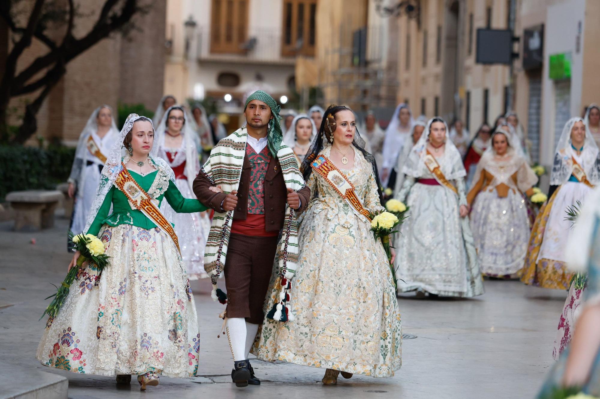 Búscate en el primer día de la Ofrenda en la calle San Vicente entre las 18:00 y las 19:00