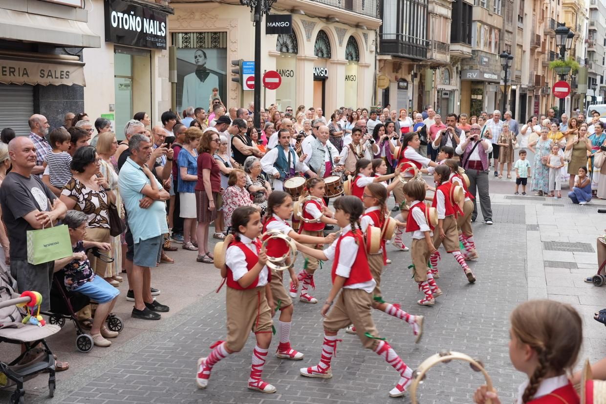 Castelló recibe con honores al Santísimo en la procesión del Corpus Christi
