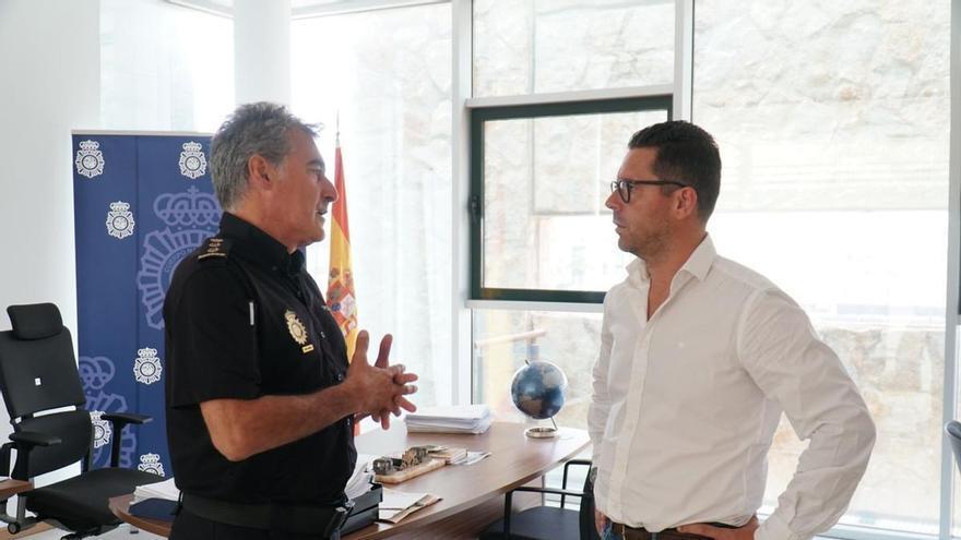 El alcalde y el comisario de Ibiza anuncian &quot;planes de seguridad ciudadana&quot;