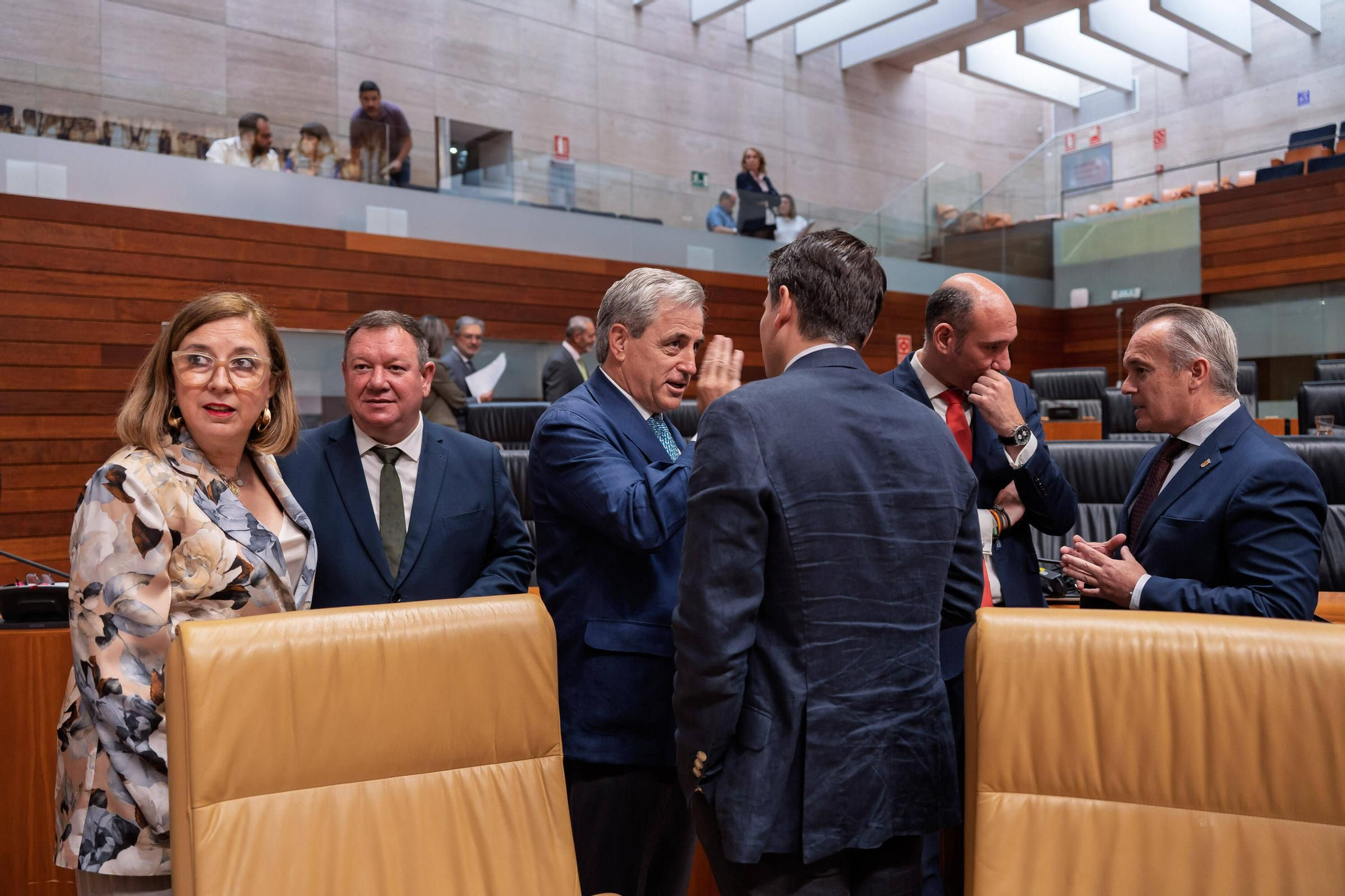 Fotogalería | Las imágenes del pleno en la Asamblea de Extremadura