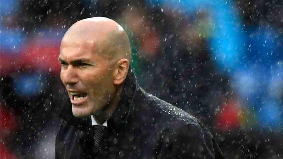 Zidane culpa al entorno madridista