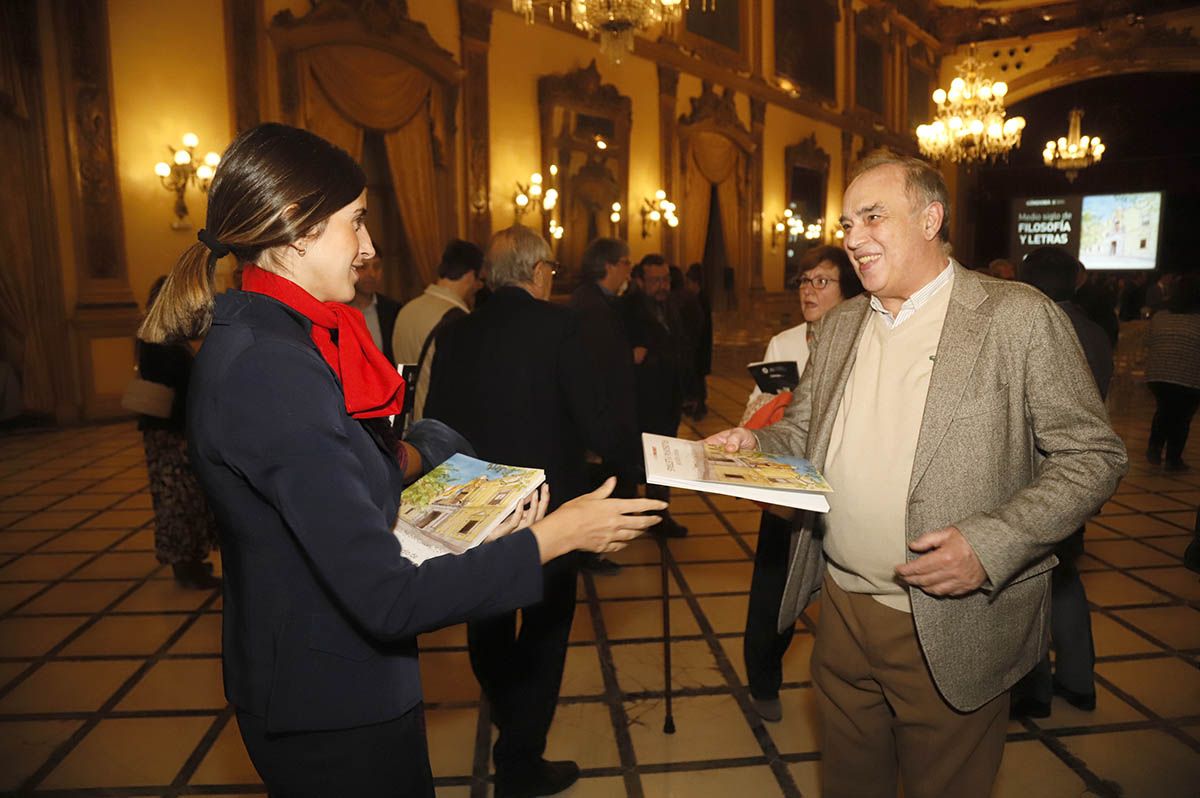 Presentación del libro del 50 aniversario de la Faculta de Filosofía y Letras