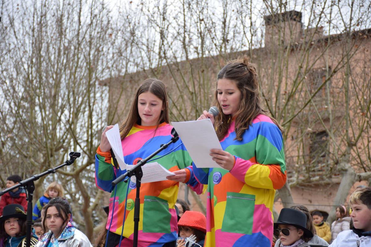 Els infants de Solsona fan ballar els gegantons del Carnaval Els infants de Solsona fan ballar els gegantons del Carnaval