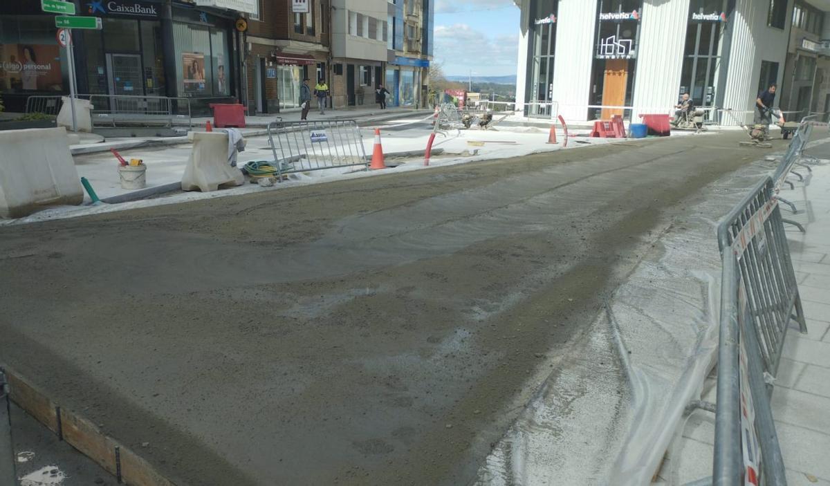 Arranca el proceso  de hormigonado en  la plaza de la Farola | L.D.