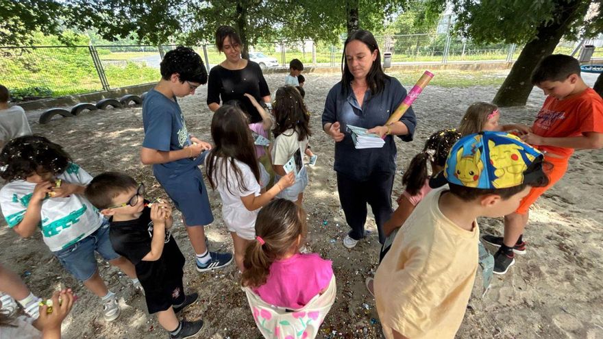 Niños en el Servicio Lúdico Educativo municipal, en el CEIP Silleda.
