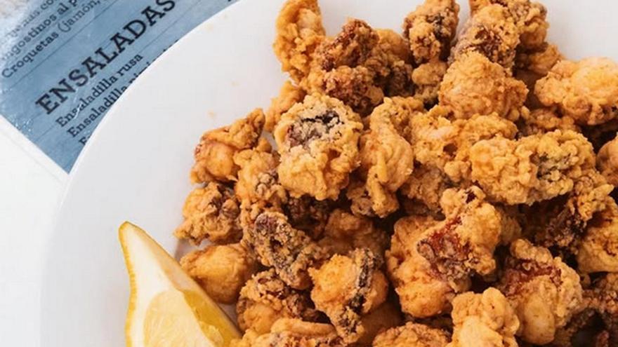En este restaurante de Málaga puedes comer el mejor ‘pescaíto’ por menos de 15 euros: “tiene truco”