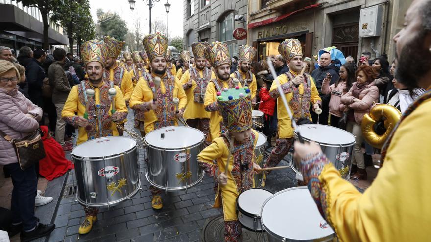 El gran desfile del Carnaval de Oviedo incluirá entierro de la sardina y homenajeará a los sanitarios