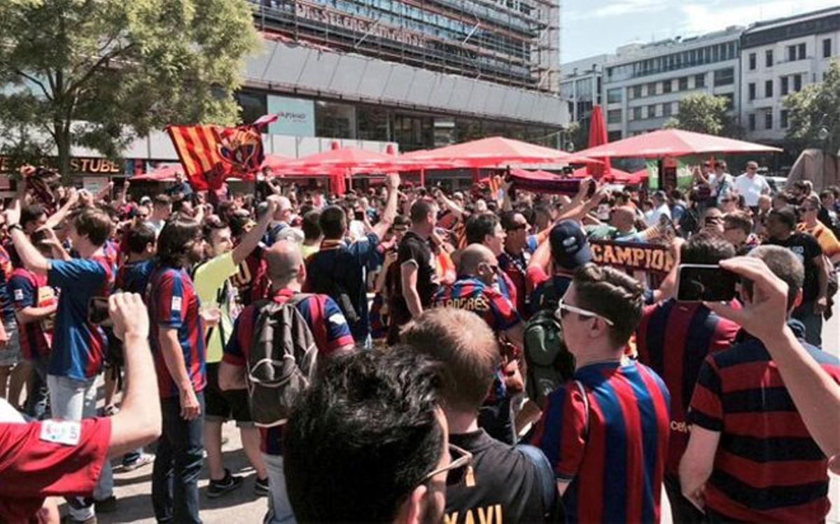 La afición del Barça toma Berlín.