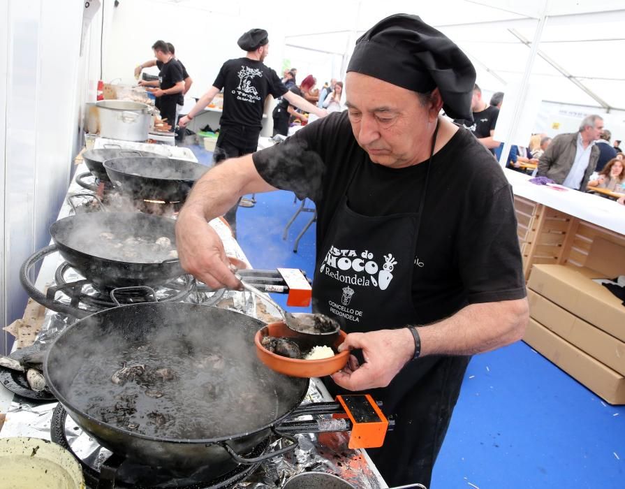 Más de 35.000 personas agotan las raciones de la Festa do Choco en Redondela.