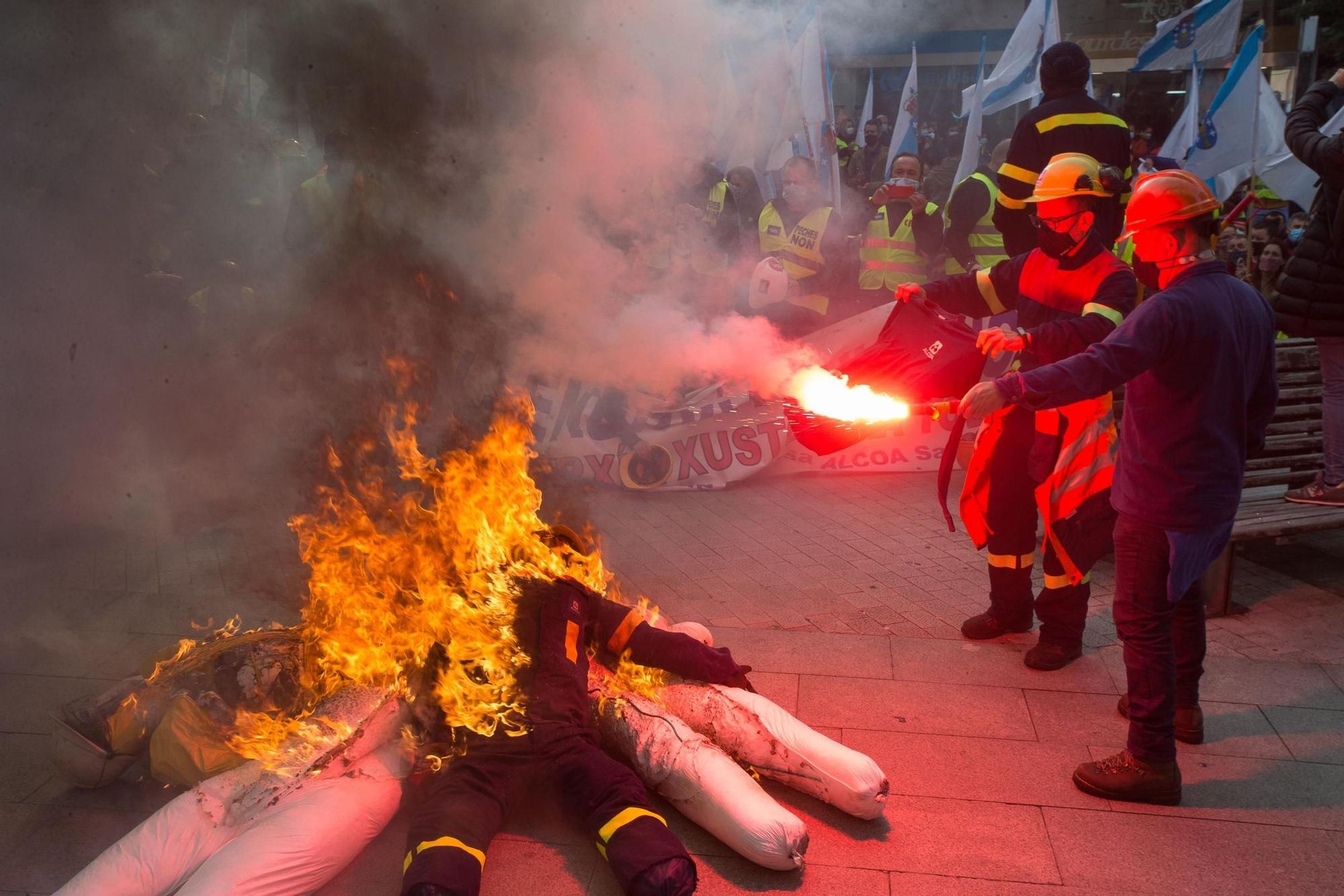 Multitudinaria protesta de los trabajadores de Alcoa en Lugo