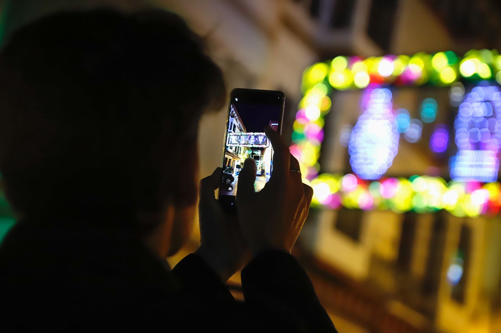 Puente Genil ilumina la Navidad con el estreno mundial de Ecogreenlux