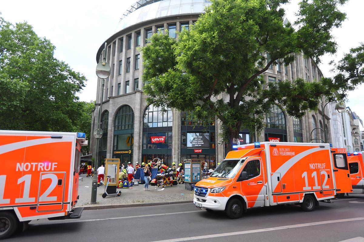 Un vehicle atropella una multitud a Berlín