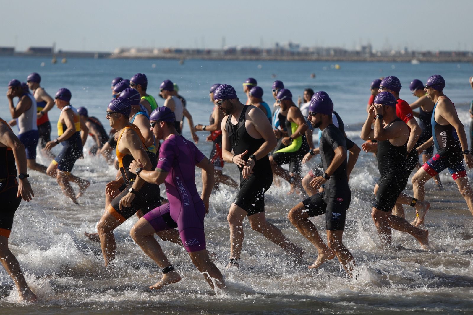 El Triatlón Playa de la Malvarrosa, en imágenes