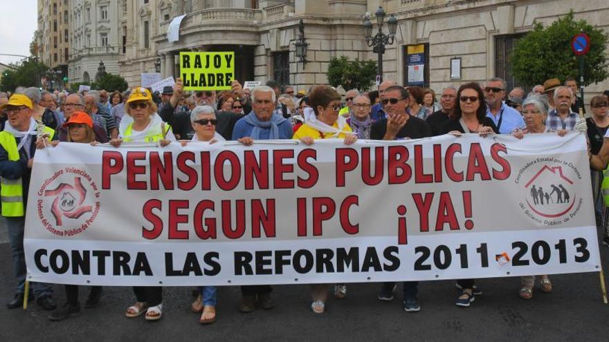 Los pensionistas toman por quinta vez las calles  de València