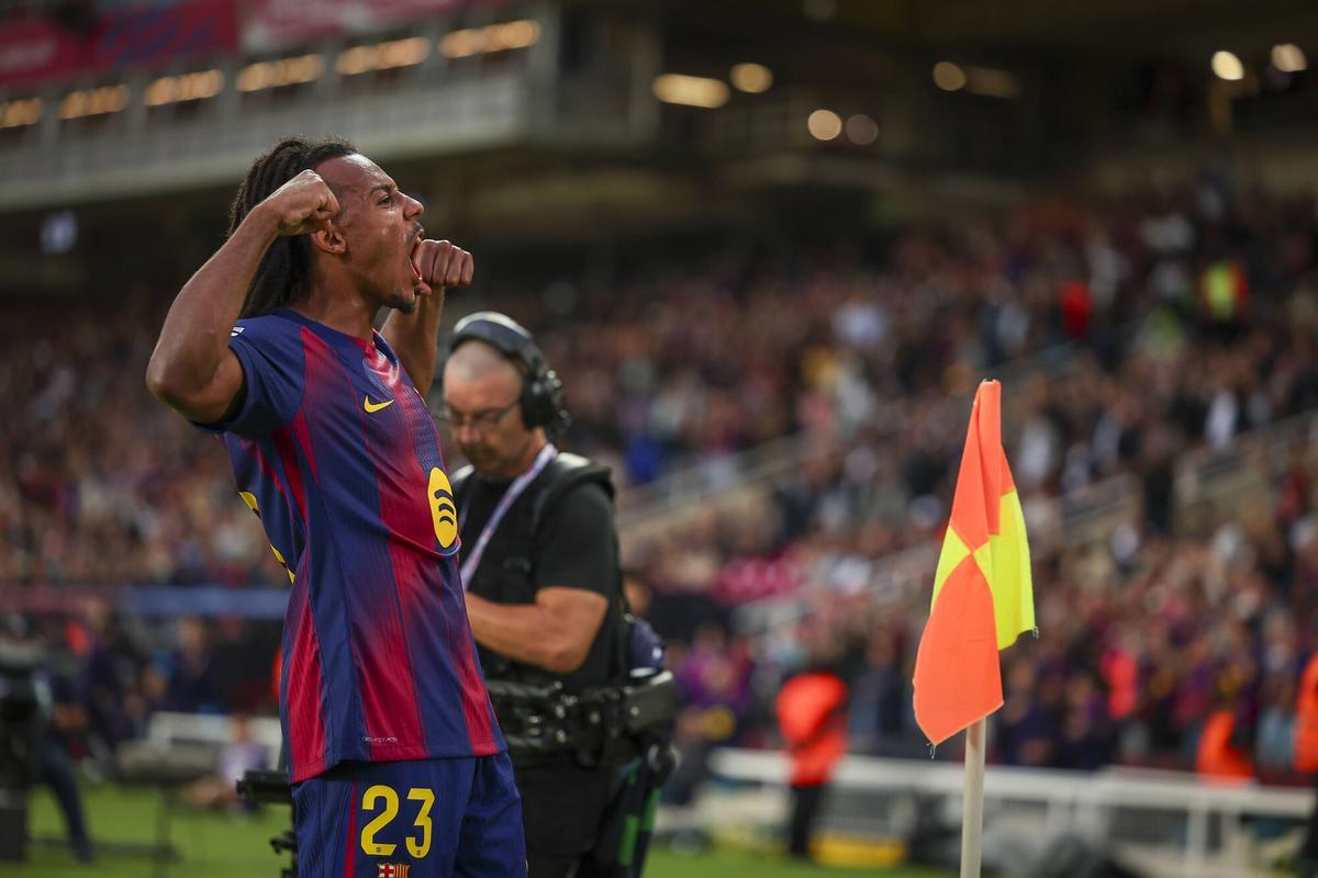 Koundé celebró por todo lo alto su gol ante la Real